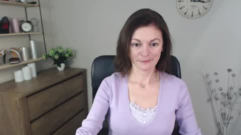 Vivian online show from 6, 12, 2024