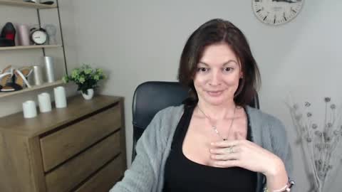 Vivian online show from 9, 12, 2024