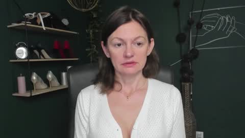 Snapshot of vivian_dream chatting on 13, 10, 2025 Vivian online show from 13, 10, 2025