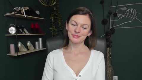 Snapshot of vivian_dream chatting on 14, 10, 2025 Vivian online show from 14, 10, 2025