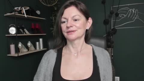 Snapshot of vivian_dream chatting on 16, 10, 2025 Vivian online show from 16, 10, 2025