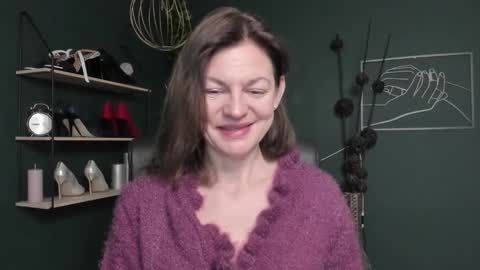 Snapshot of vivian_dream chatting on 22, 10, 2025 Vivian online show from 22, 10, 2025