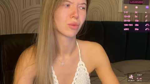 Vivian Evans online show from 27, 10, 2025