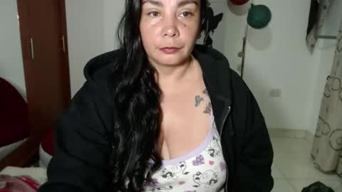 vivian_milf_paint online show from 17, 9, 2025