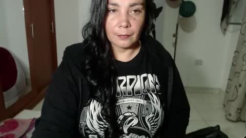 vivian_milf_paint online show from 27, 9, 2025