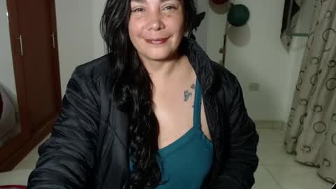 vivian_milf_paint online show from 16, 10, 2025