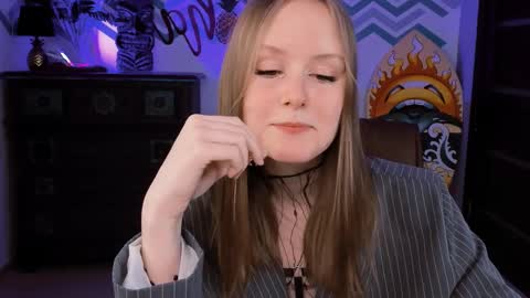 Vivien online show from 23, 2, 2025