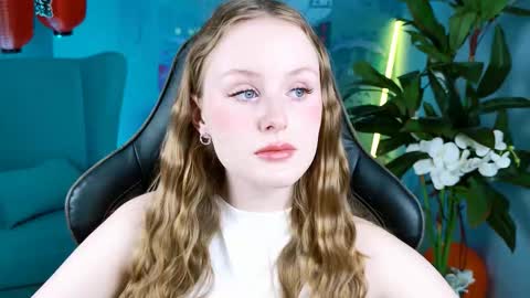 Vivien online show from 4, 11, 2025