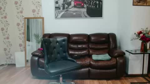 Snapshot of vivienne17 chatting on 19, 2, 2025 vivienne online show from 19, 2, 2025