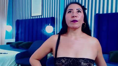 Vivian  online show from 19, 12, 2025