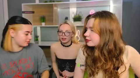 vivy_star online show from 27, 2, 2026