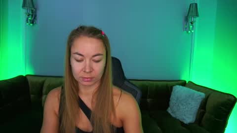 Snapshot of vixenmuse chatting on 15, 10, 2025 Ur Lady online show from 15, 10, 2025