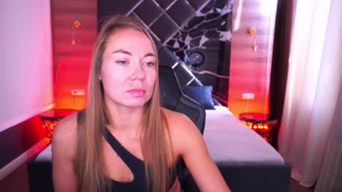 Snapshot of vixenmuse chatting on 16, 10, 2025 Ur Lady online show from 16, 10, 2025