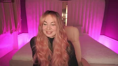 Snapshot of vixenmuse chatting on 23, 10, 2025 Ur Lady online show from 23, 10, 2025