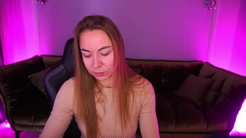 Snapshot of vixenmuse chatting on 13, 11, 2025 Ur Lady online show from 13, 11, 2025