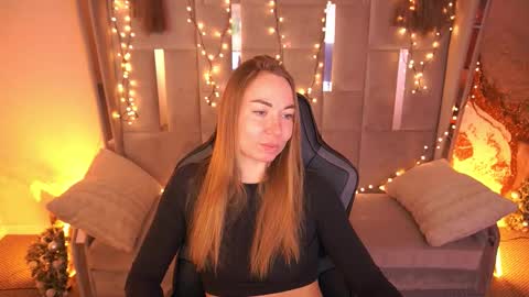 Snapshot of vixenmuse chatting on 23, 2, 2026 Ur Lady online show from 23, 2, 2026