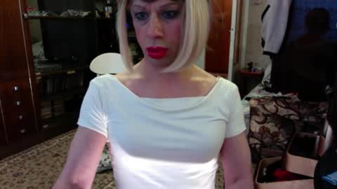 Violetta Elysia online show from 3, 2, 2026