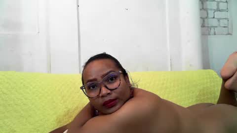 voagelle online show from 20, 12, 2024