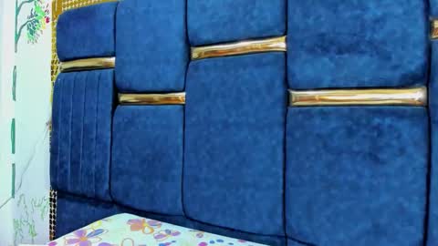 Snapshot of vskayper chatting on 22, 11, 2025 skay online show from 22, 11, 2025