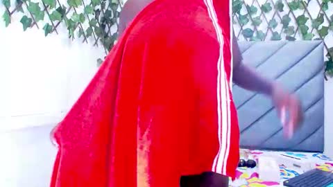 Snapshot of vskayper chatting on 13, 12, 2025 skay online show from 13, 12, 2025