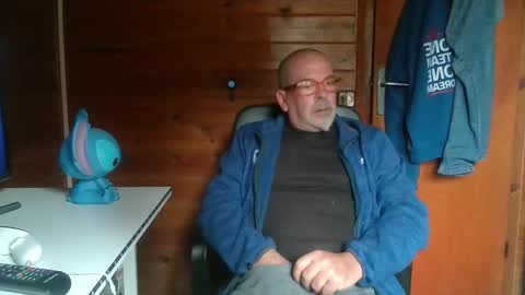 Snapshot of vuda77 chatting on 8, 3, 2025 oscar online show from 8, 3, 2025