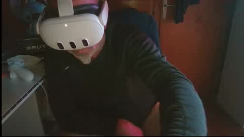 Snapshot of vuda77 chatting on 4, 11, 2025 oscar online show from 4, 11, 2025