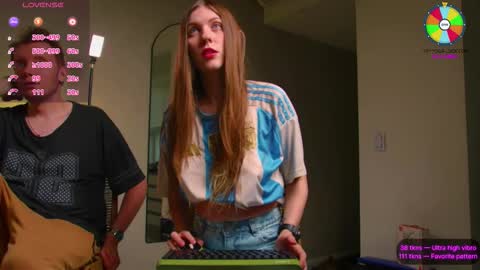 Snapshot of vundersex chatting on 23, 10, 2025 Eva and Franklin online show from 23, 10, 2025