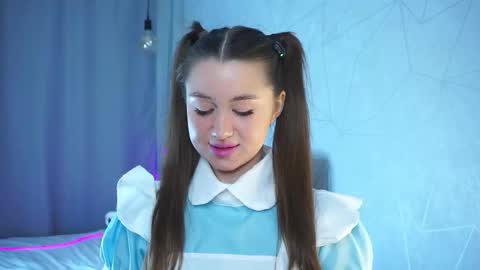 Snapshot of vvilly_wonka chatting on 11, 11, 2025 Ethal - thank you for thumb up online show from 11, 11, 2025