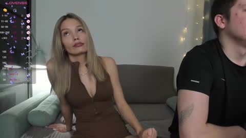 Nicole  Johny online show from 2, 2, 2025