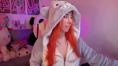 Snapshot of waifu_aika chatting on 23, 12, 2024 AIKA online show from 23, 12, 2024