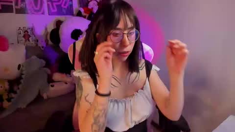 Snapshot of waifu_aika chatting on 9, 1, 2025 AIKA online show from 9, 1, 2025