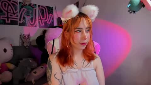 Snapshot of waifu_aika chatting on 18, 1, 2025 AIKA online show from 18, 1, 2025