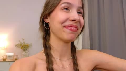 Snapshot of wanda_robinson chatting on 11, 1, 2025 Wendy. Hello Honeys Ill see you 2nd 5th 7th this week love you3 online show from 11, 1, 2025