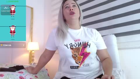 Snapshot of wandahairymilf chatting on 8, 1, 2025 Wanda online show from 8, 1, 2025
