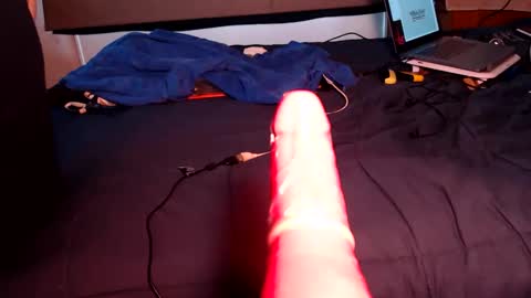 wants online show from 1, 1, 2025