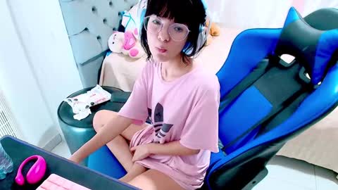 WATASHI online show from 9, 1, 2025