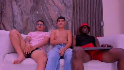 Snapshot of web_gammer_ chatting on 1, 12, 2025 Jhonny Dick his neighbors. online show from 1, 12, 2025