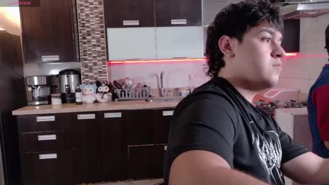 Snapshot of weemilyandandrew chatting on 4, 4, 2026 EMILY ANDREW online show from 4, 4, 2026