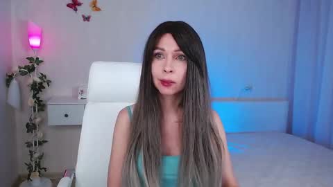 Wendi Foster online show from 3, 2, 2025