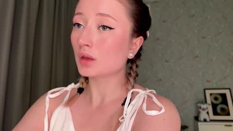 Snapshot of wendy_amber chatting on 28, 10, 2025 Daisy online show from 28, 10, 2025