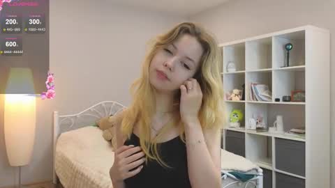 Snapshot of wendy_cutiex chatting on 2, 10, 2025 Wendy online show from 2, 10, 2025