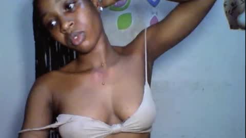 Snapshot of wet_pussy200 chatting on 26, 10, 2025 Bella online show from 26, 10, 2025