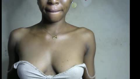 Snapshot of wet_pussy200 chatting on 26, 11, 2025 Bella online show from 26, 11, 2025