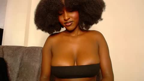 Snapshot of wet_wife_material chatting on 6, 2, 2025 Macey online show from 6, 2, 2025