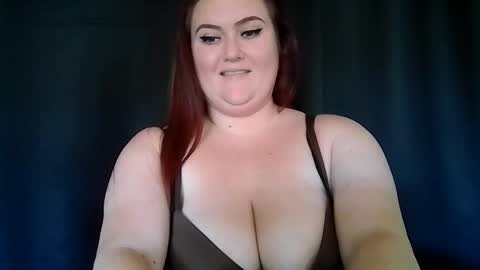 Snapshot of wetbunny25 chatting on 13, 11, 2025 wetbunny25 online show from 13, 11, 2025