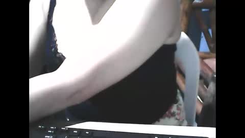 Snapshot of wethornypussy4u chatting on 22, 12, 2025 wethornypussy4u online show from 22, 12, 2025