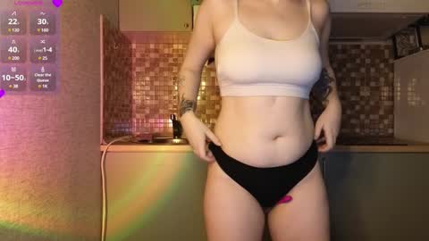 Snapshot of whatamarrie chatting on 12, 1, 2025 Marrie online show from 12, 1, 2025