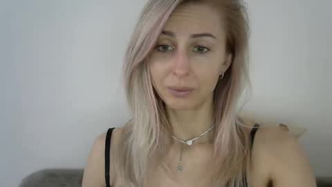 white__angel_ online show from 7, 4, 2026