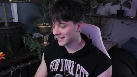 Snapshot of whiteegrimm chatting on 23, 1, 2025 Gus online show from 23, 1, 2025