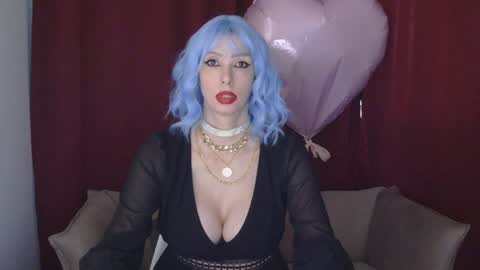 White Queen online show from 25, 1, 2025